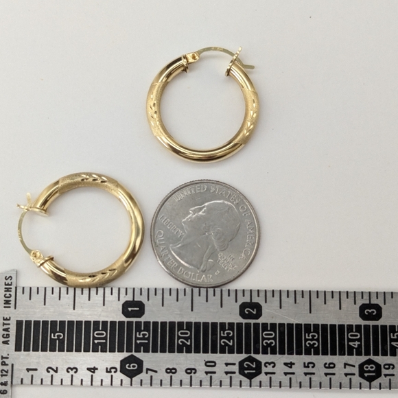 14k Yellow Gold Diamond Cut 3.5mm Hollow 1.1" Hoop Earrings 3g - Picture 8 of 8